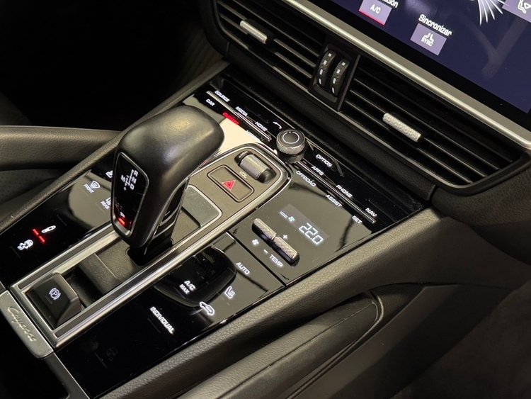 Porsche Cayenne E-HYBRID foto 39