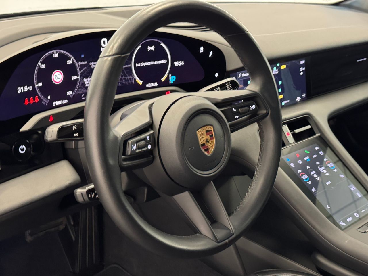 Porsche Taycan TAYCAN miniatura 21