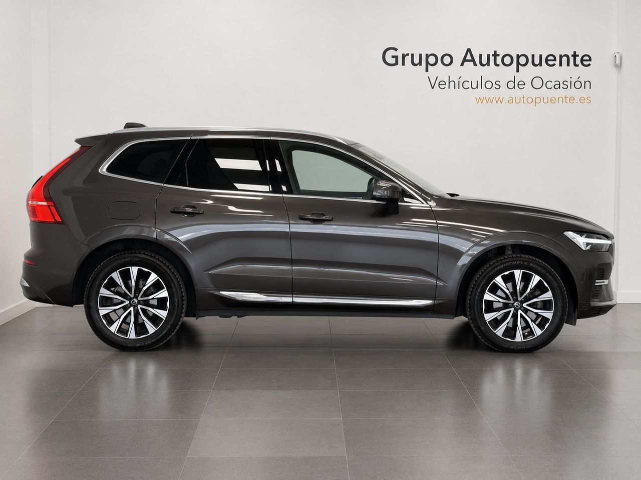 Volvo XC60 Plus Bright Auto miniatura 3