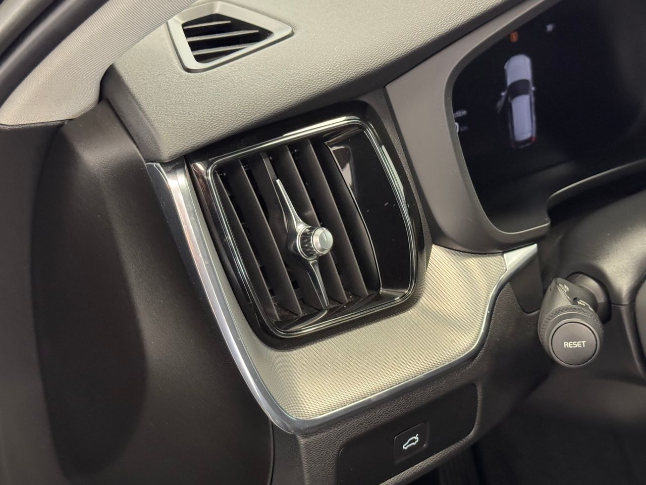 Volvo XC60 Plus Bright Auto miniatura 17