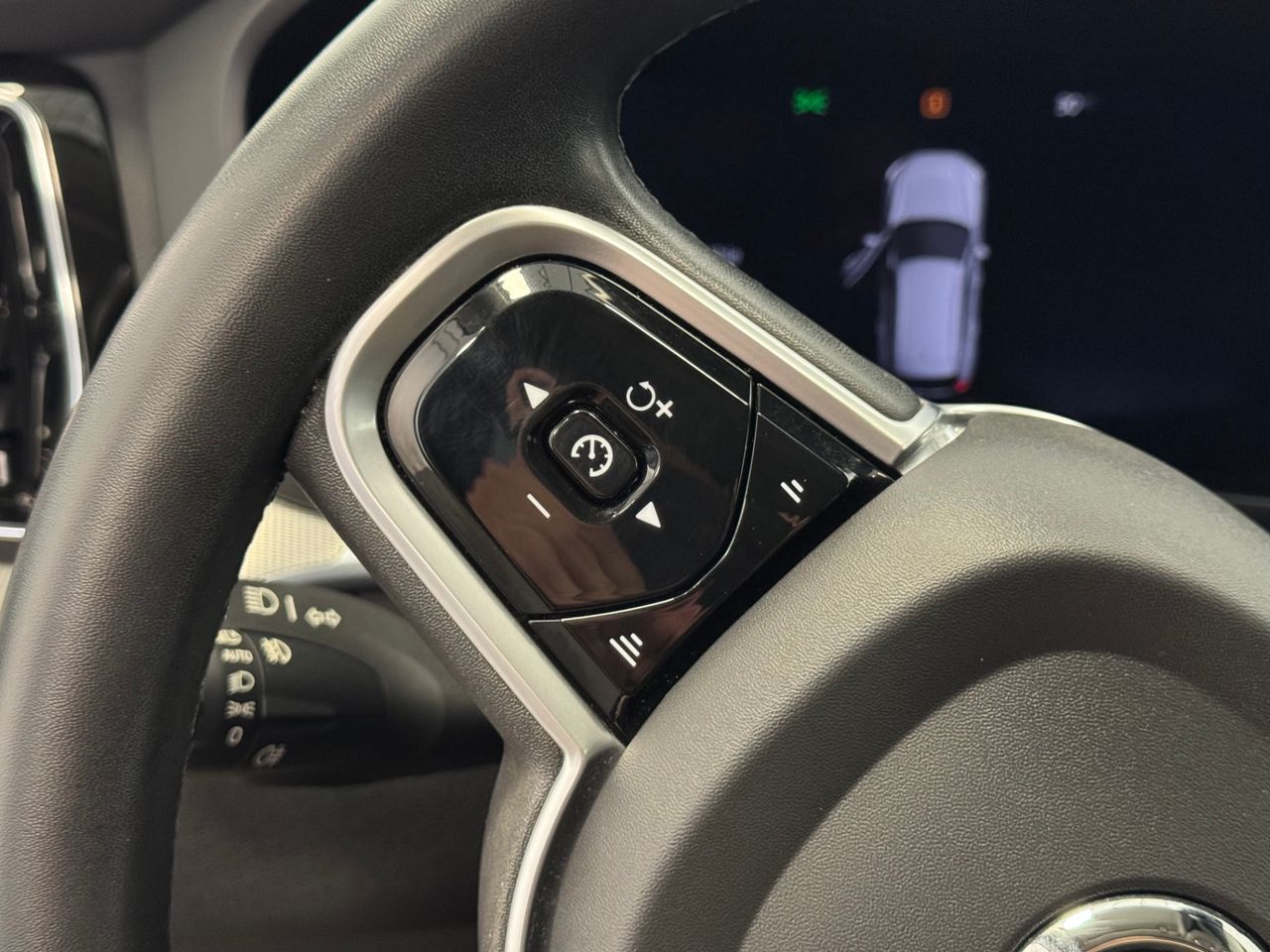 Volvo XC60 Plus Bright Auto miniatura 22