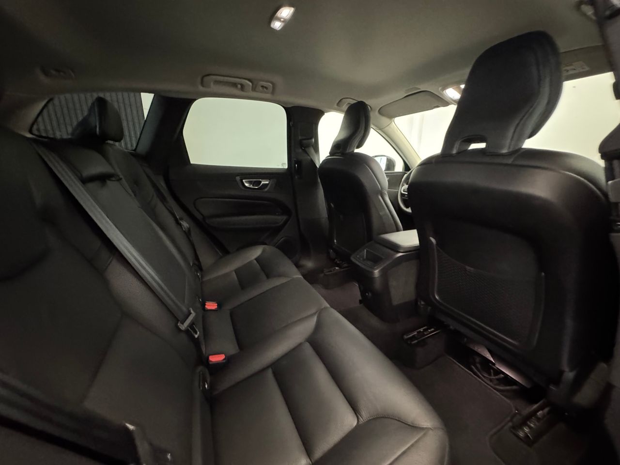 Volvo XC60 Plus Bright Auto miniatura 35