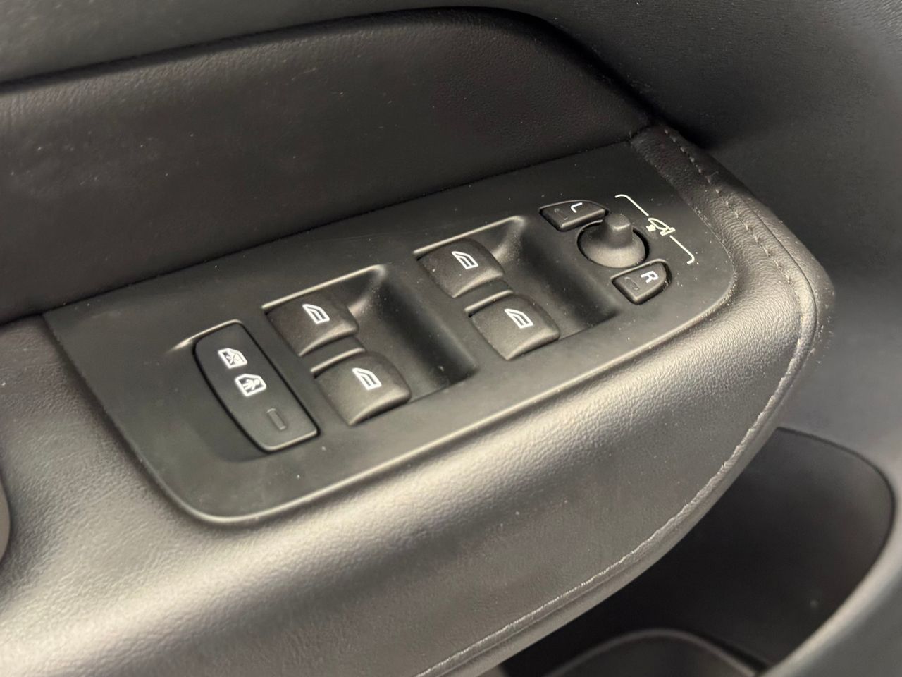 Volvo XC60 Plus Bright Auto foto 16