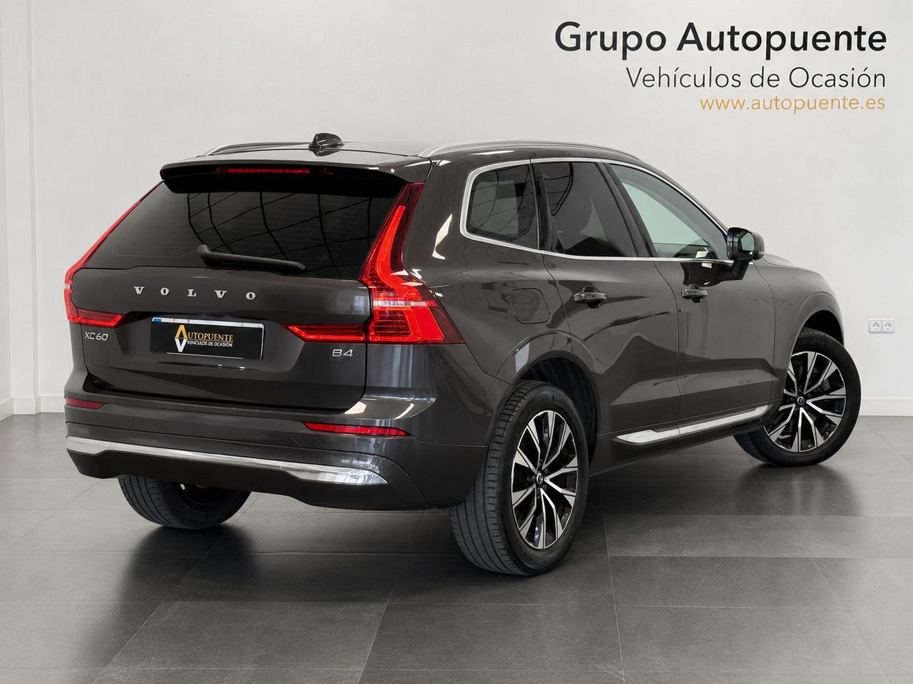 Volvo XC60 Plus Bright Auto foto 4