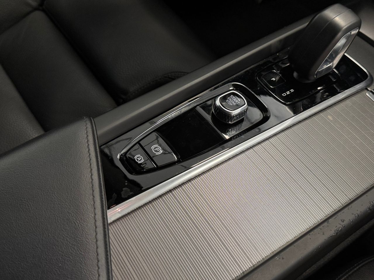Volvo XC60 Plus Bright Auto foto 34