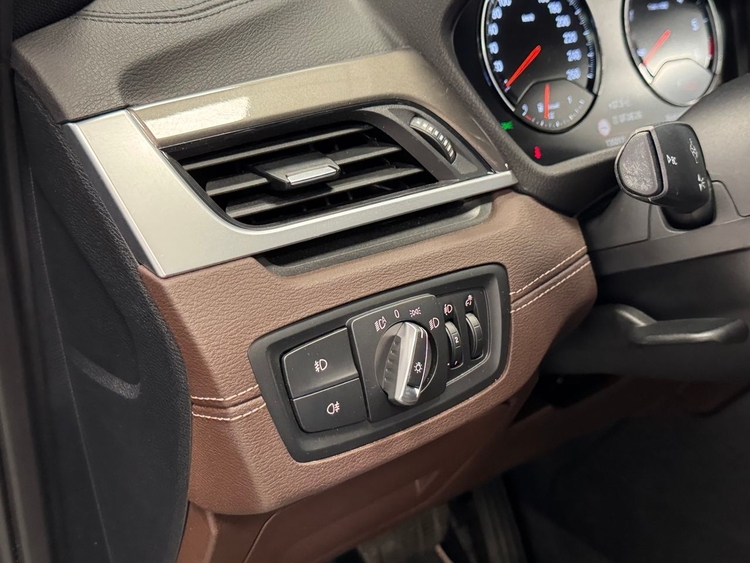 BMW X1 XDRIVE 18D foto 18