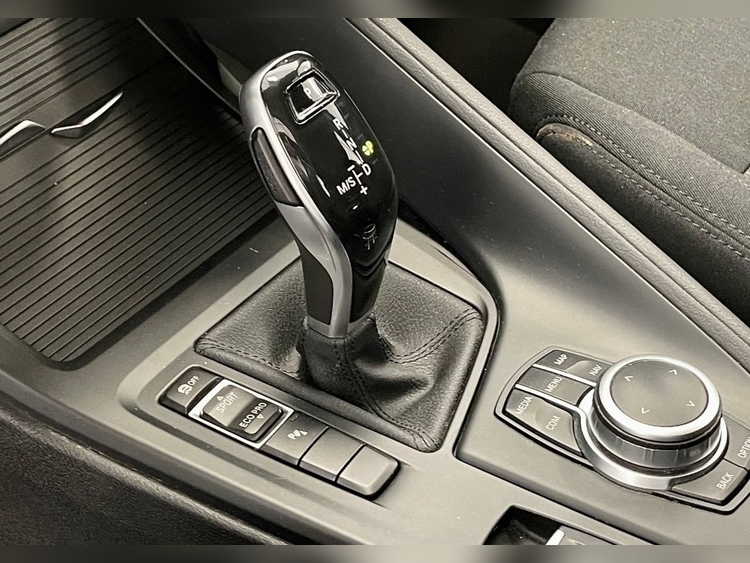 BMW X1 SDRIVE 18D foto 15