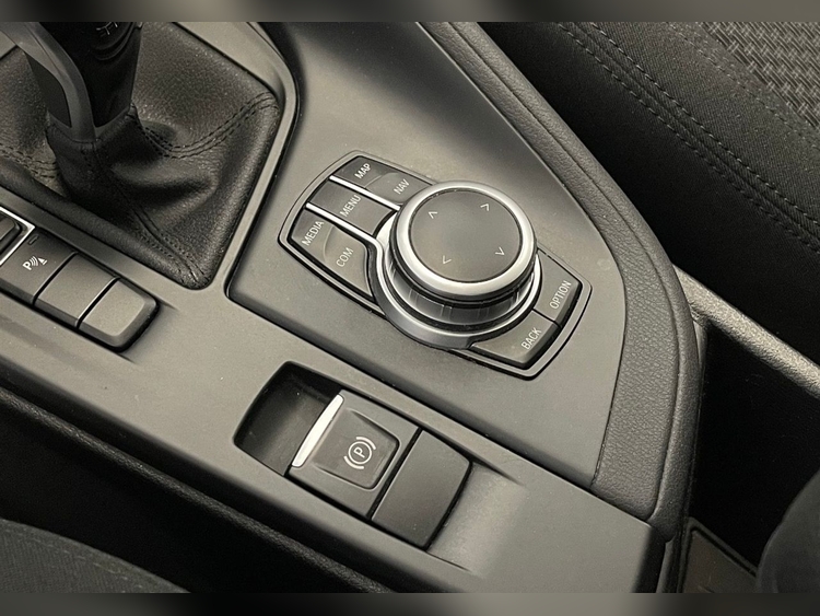 BMW X1 SDRIVE 18D foto 16