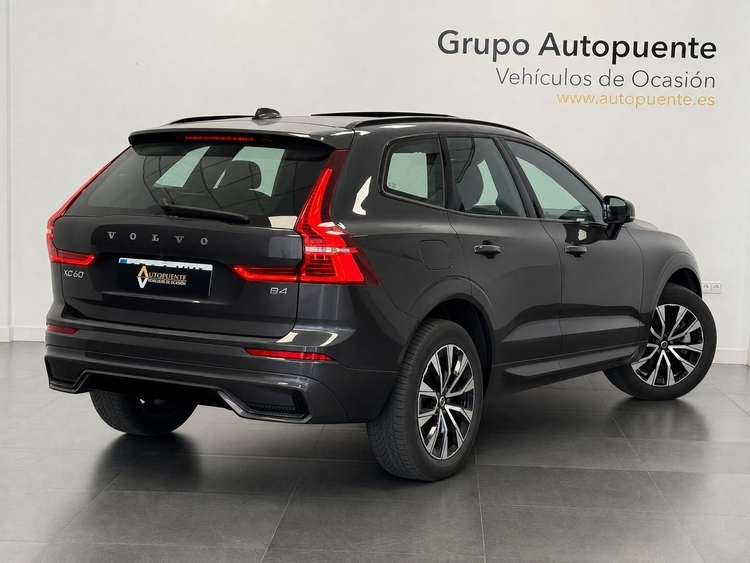 Volvo XC60 B4 D PLUS DARK AUTO foto 4