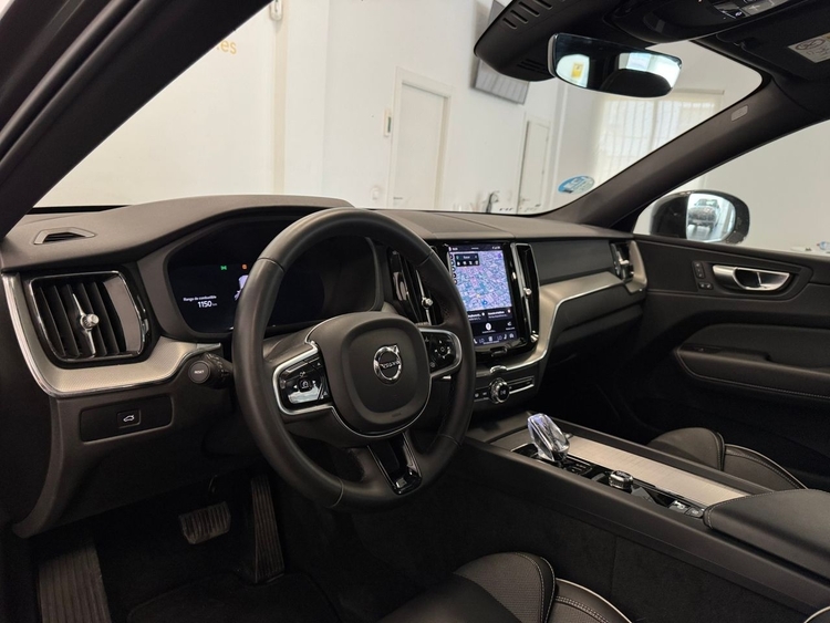 Volvo XC60 B4 D PLUS DARK AUTO foto 8