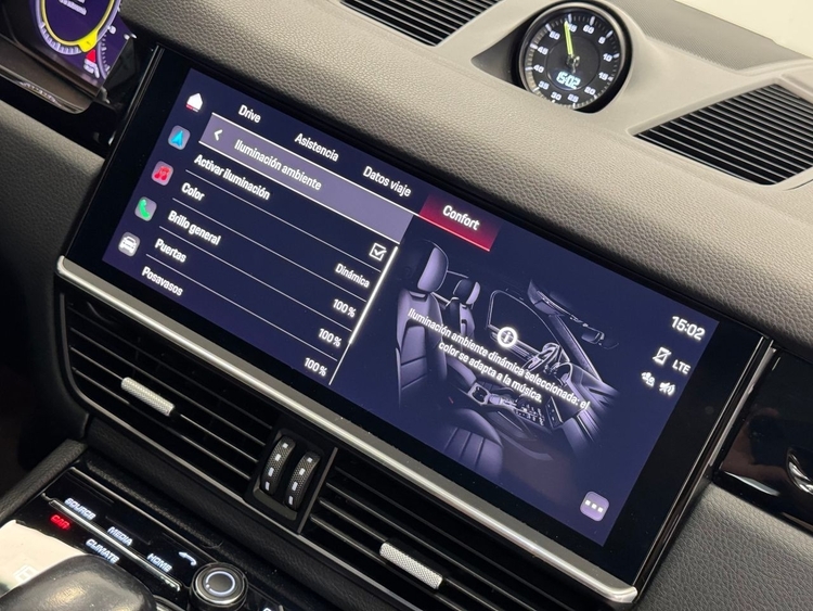 Porsche Cayenne E-HYBRID foto 34