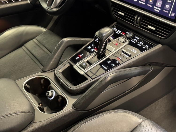 Porsche Cayenne E-HYBRID foto 38
