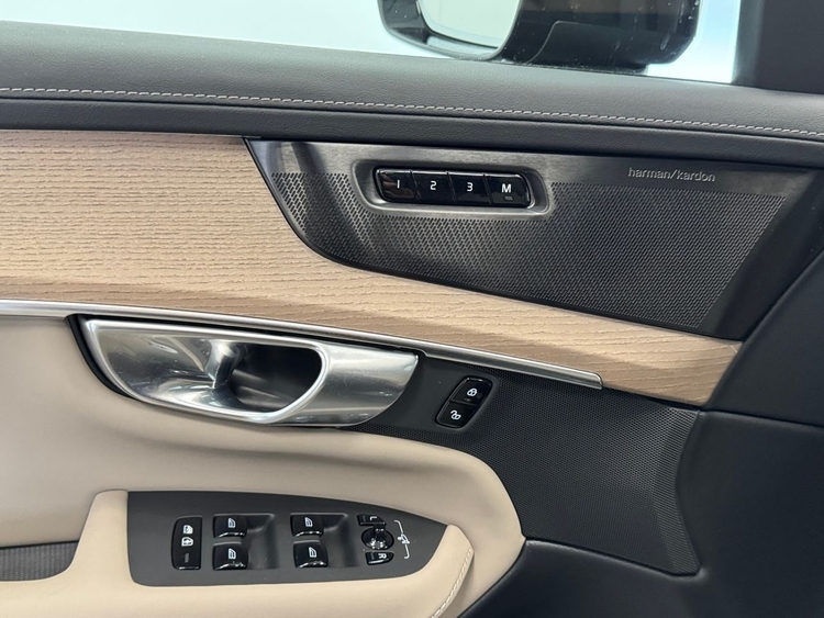 Volvo XC90 T8 AWD PLUS DARK RECHARGE AUTO foto 16