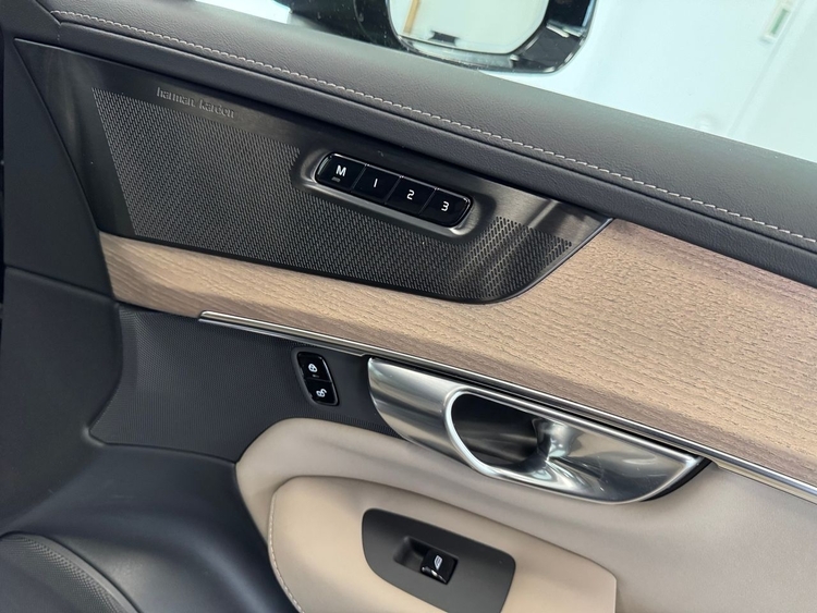 Volvo XC90 T8 AWD PLUS DARK RECHARGE AUTO foto 27