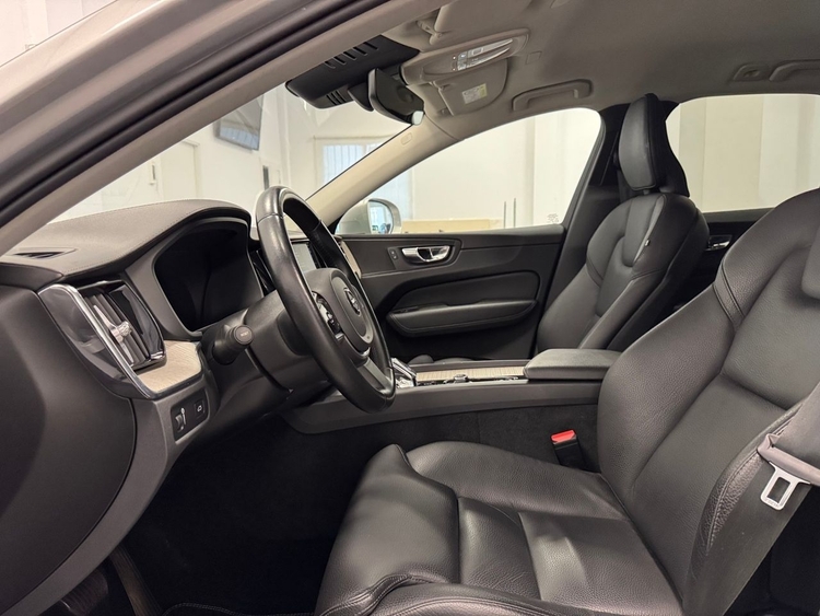Volvo XC60 B4 D INSCRIPTION AUTO foto 15