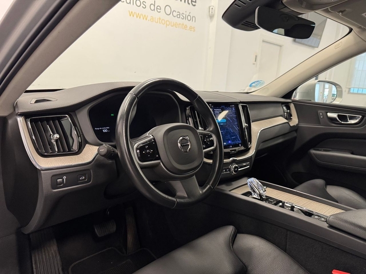 Volvo XC60 B4 D INSCRIPTION AUTO foto 8