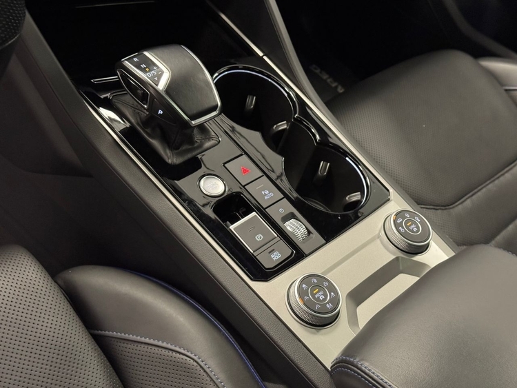 Volkswagen Touareg R  3.0 V6  foto 23