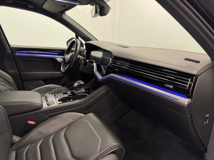 Volkswagen Touareg R-LINE 3.0 V6 TDI foto 13