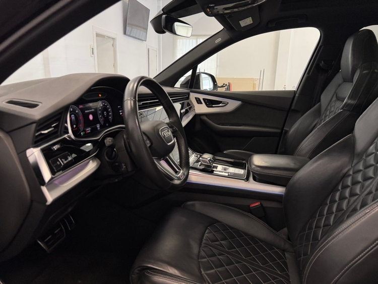 Audi Q7 BLACK LINE PLUS 50TDI foto 15
