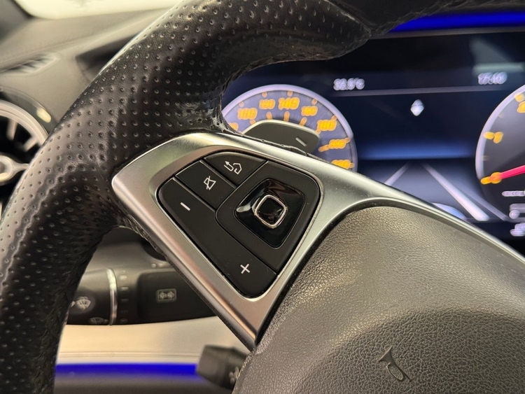 Mercedes Clase E AMG 220D foto 19