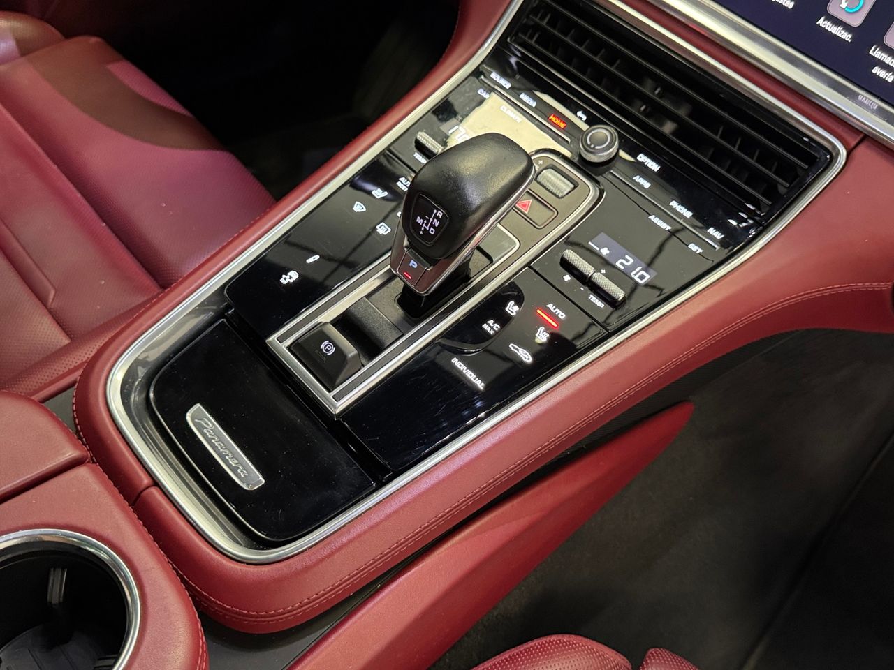 Porsche Panamera 4 E-HYBRID PLATINUM EDITION  miniatura 38