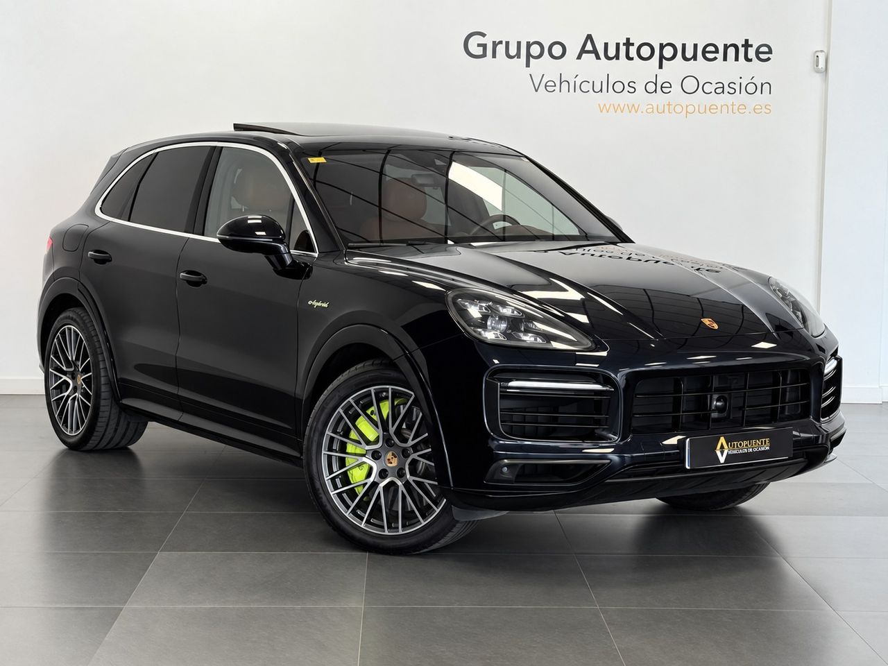 Porsche Cayenne E-HYBRID  miniatura 2