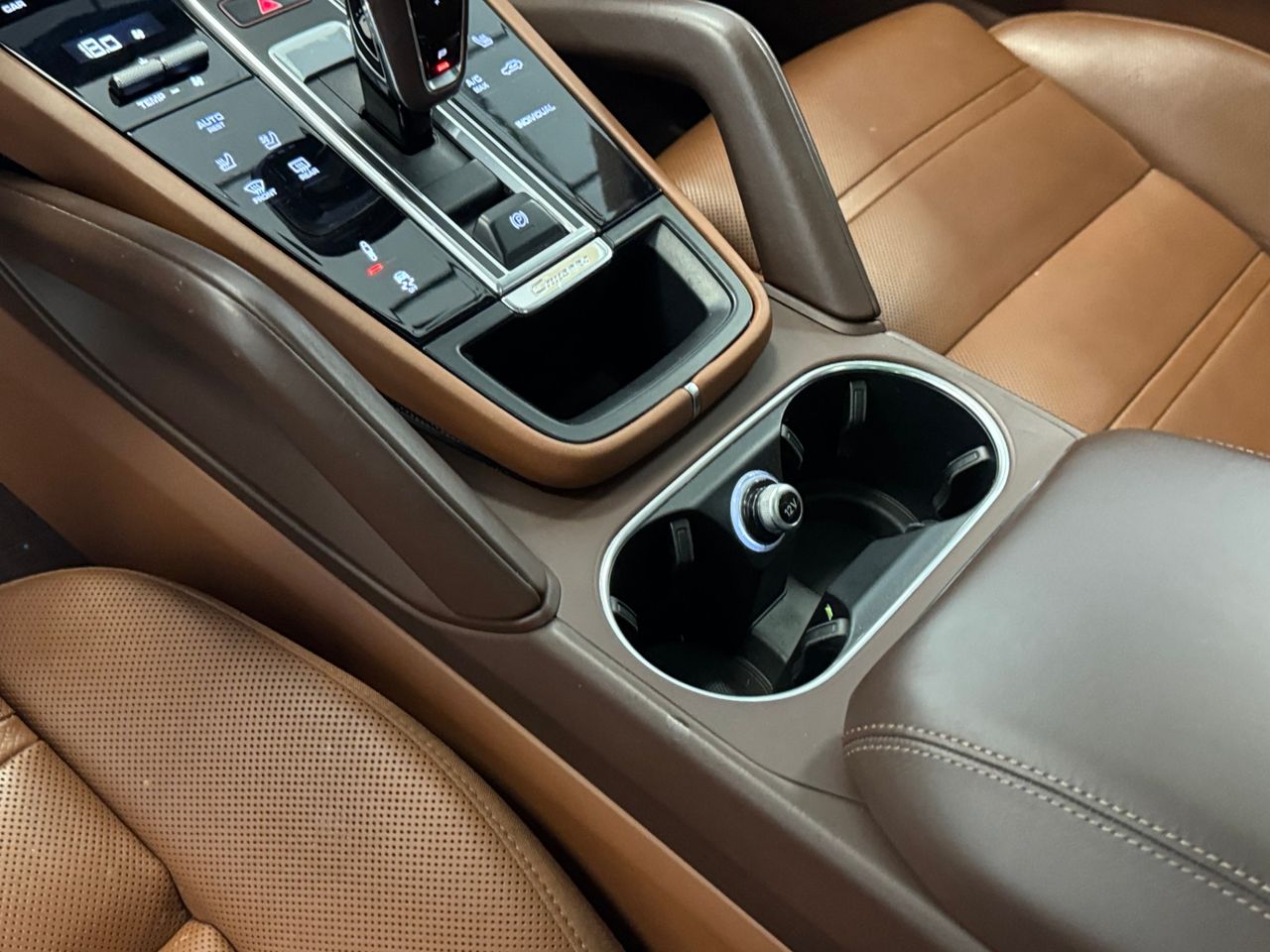 Porsche Cayenne E-HYBRID  miniatura 26