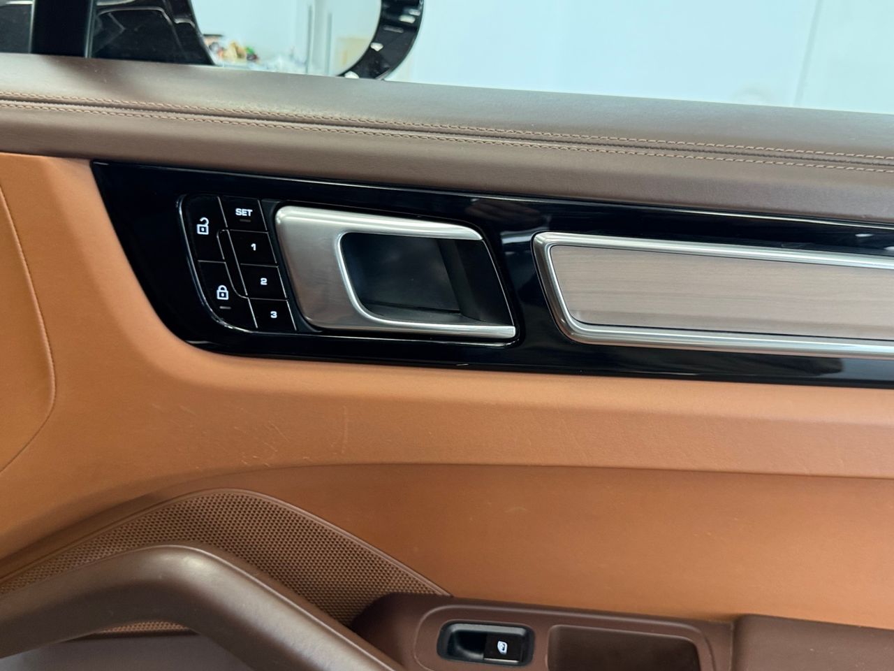 Porsche Cayenne E-HYBRID  miniatura 29