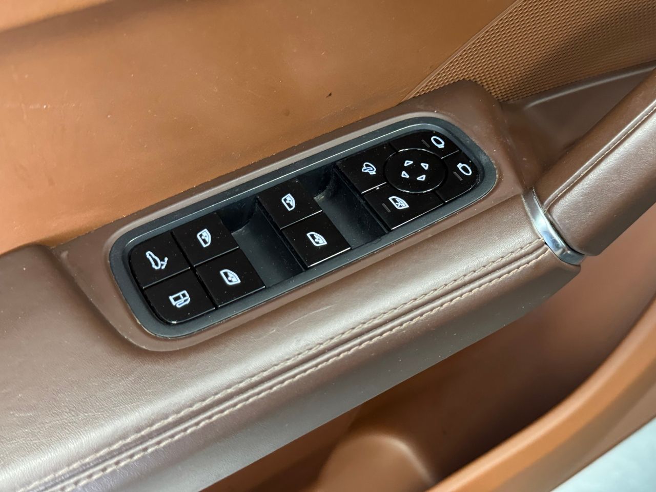 Porsche Cayenne E-HYBRID  foto 15