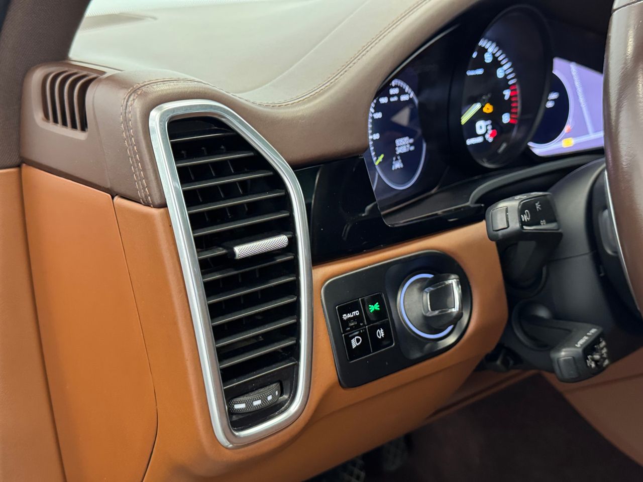 Porsche Cayenne E-HYBRID  foto 17