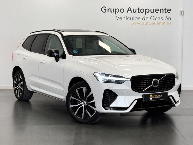 Volvo XC60 2.0 B4D ULTIMATE DARK AUTO foto 2