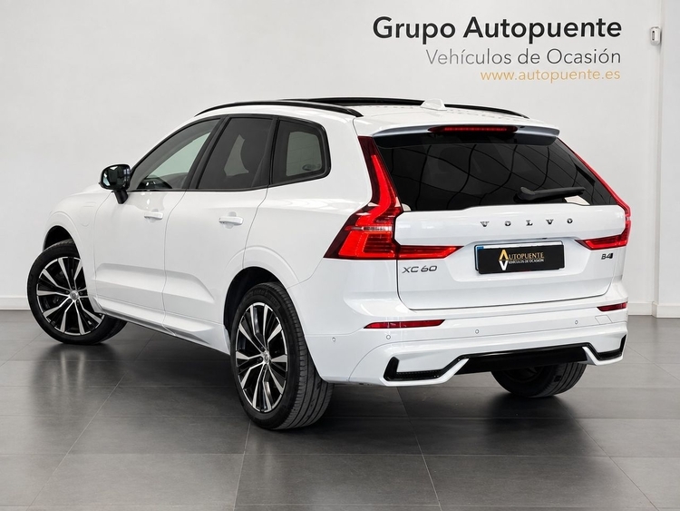Volvo XC60 2.0 B4D ULTIMATE DARK AUTO foto 5