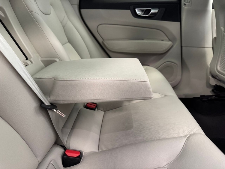Volvo XC60 2.0 B4D ULTIMATE DARK AUTO foto 42