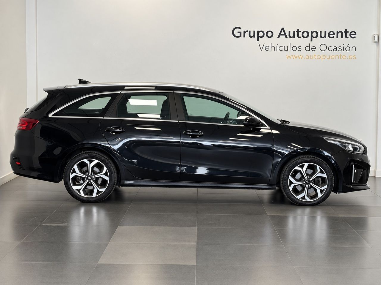 Kia Ceed E-TECH PHEV  miniatura 3