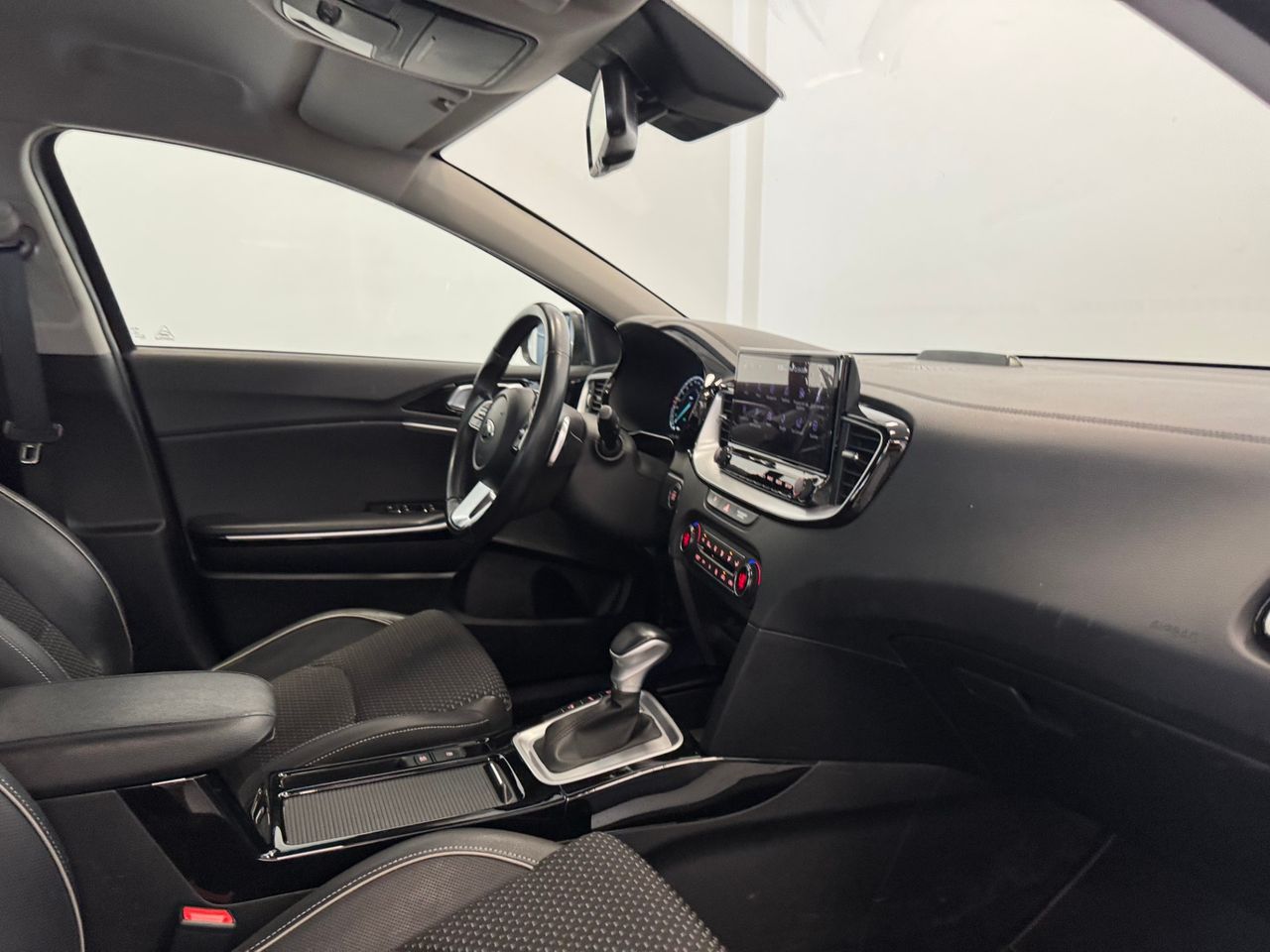 Kia Ceed E-TECH PHEV  miniatura 26