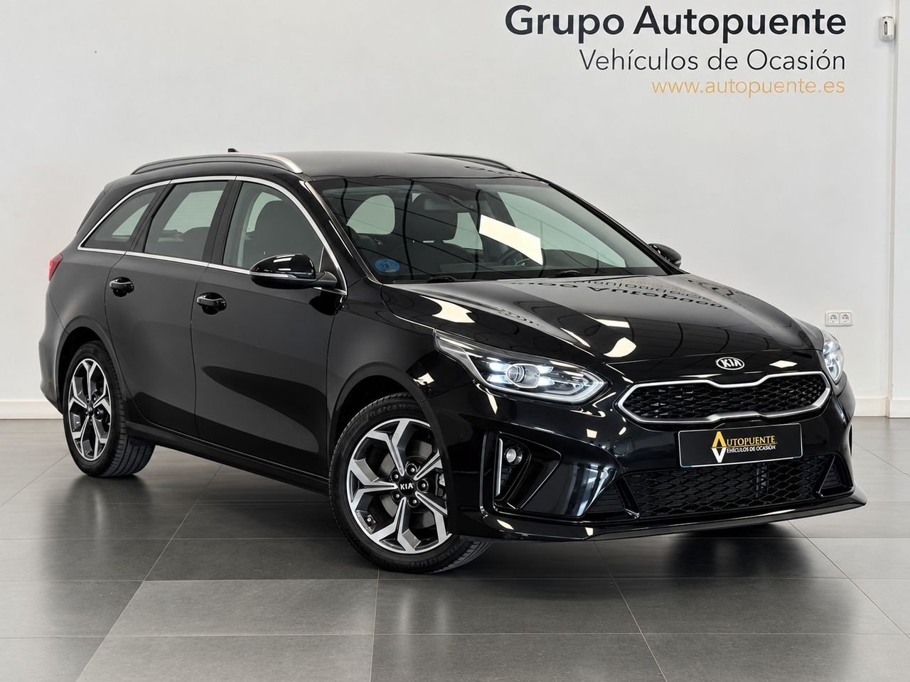 Kia Ceed E-TECH PHEV  foto 2