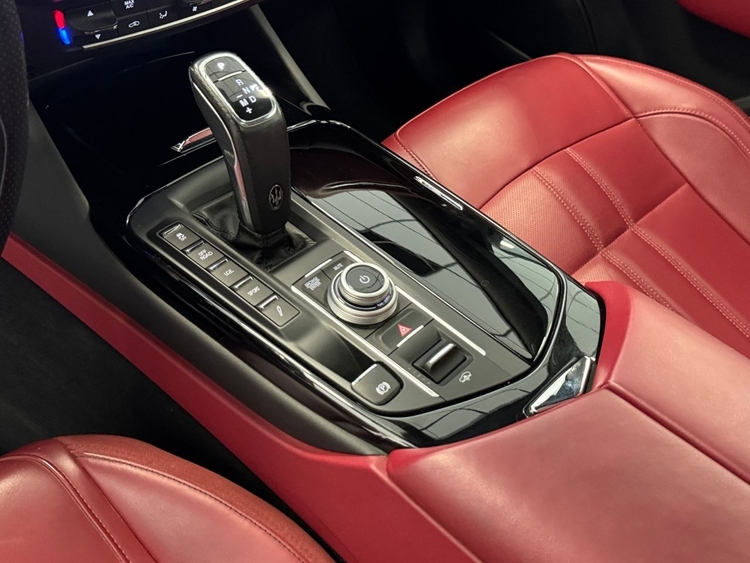 Maserati Levante GT AUTO 4WD foto 23