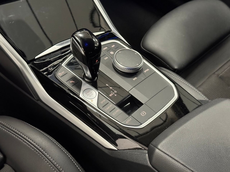 BMW Serie 3 320D AUTO foto 27