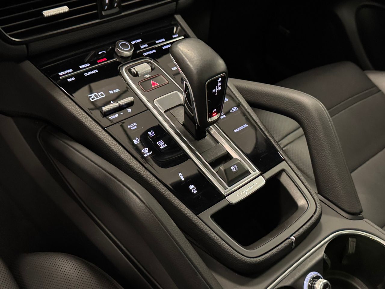 Porsche Cayenne CAYENNE COUPE E-HYBRID  foto 25