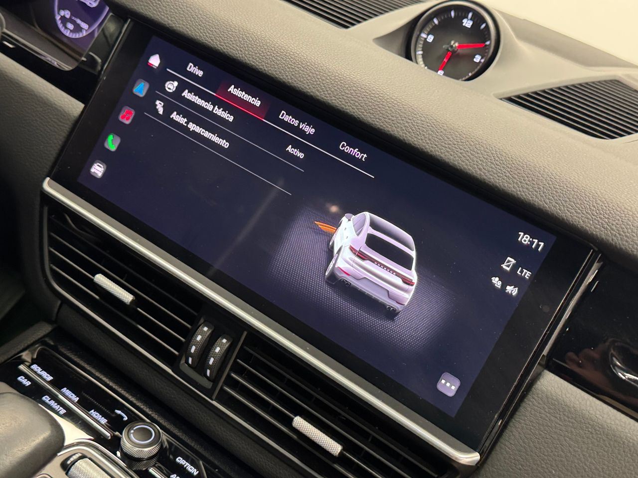 Porsche Cayenne CAYENNE COUPE E-HYBRID  foto 36