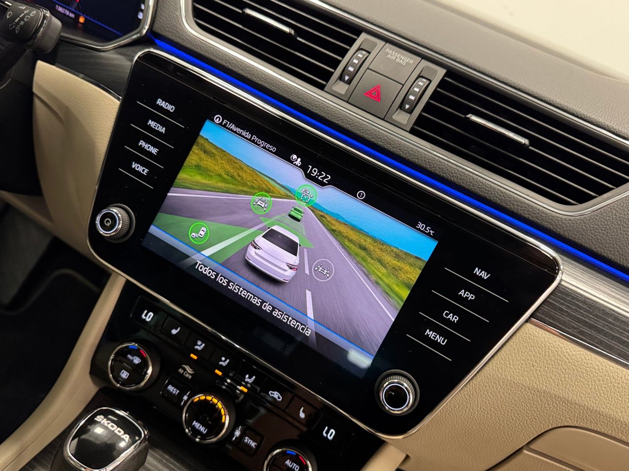 Skoda Superb STYLE PLUS  miniatura 27