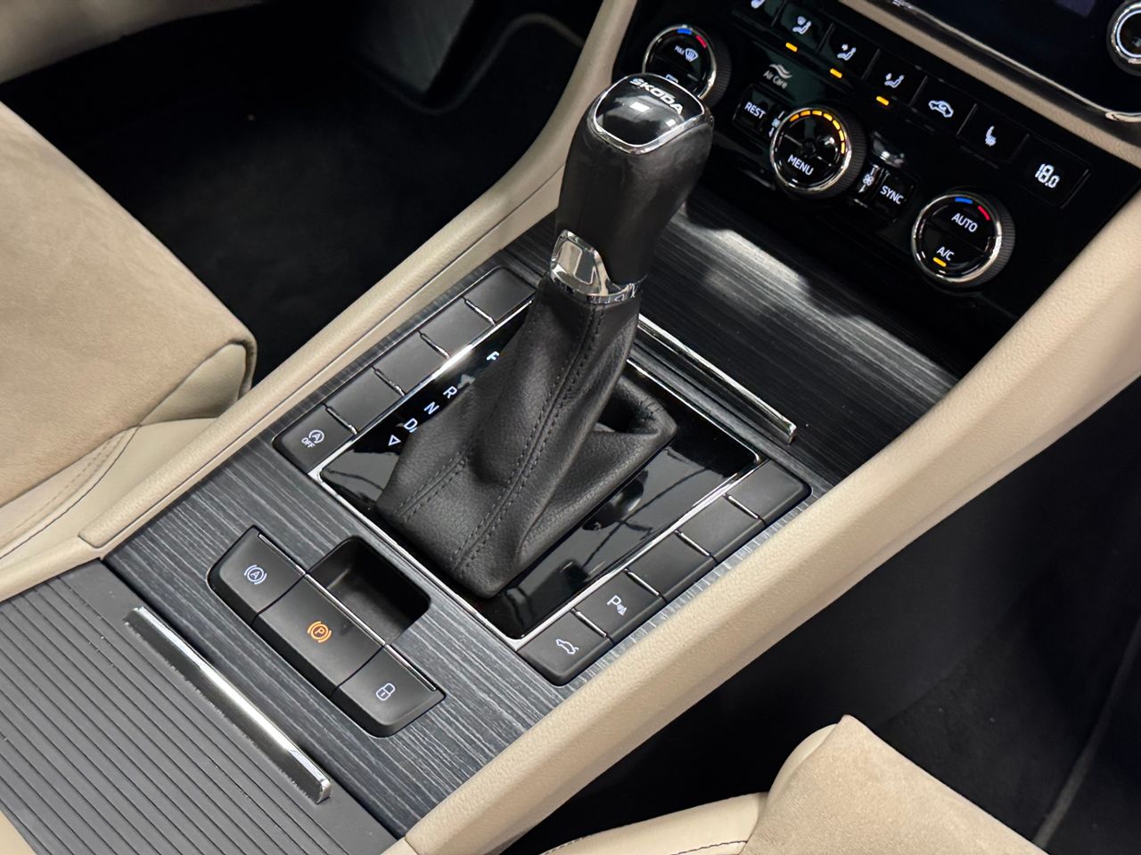 Skoda Superb STYLE PLUS  miniatura 28