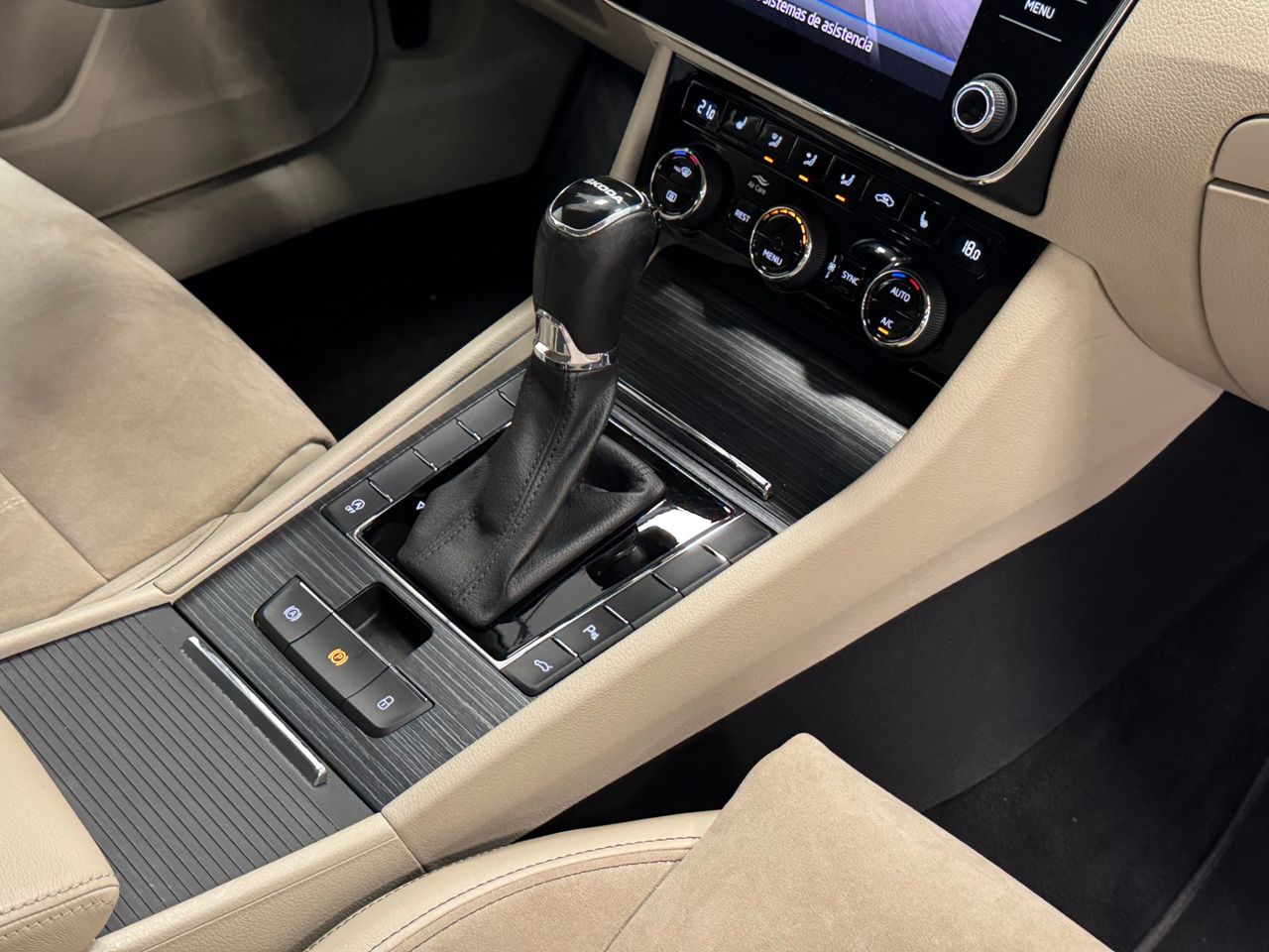 Skoda Superb STYLE PLUS  miniatura 29