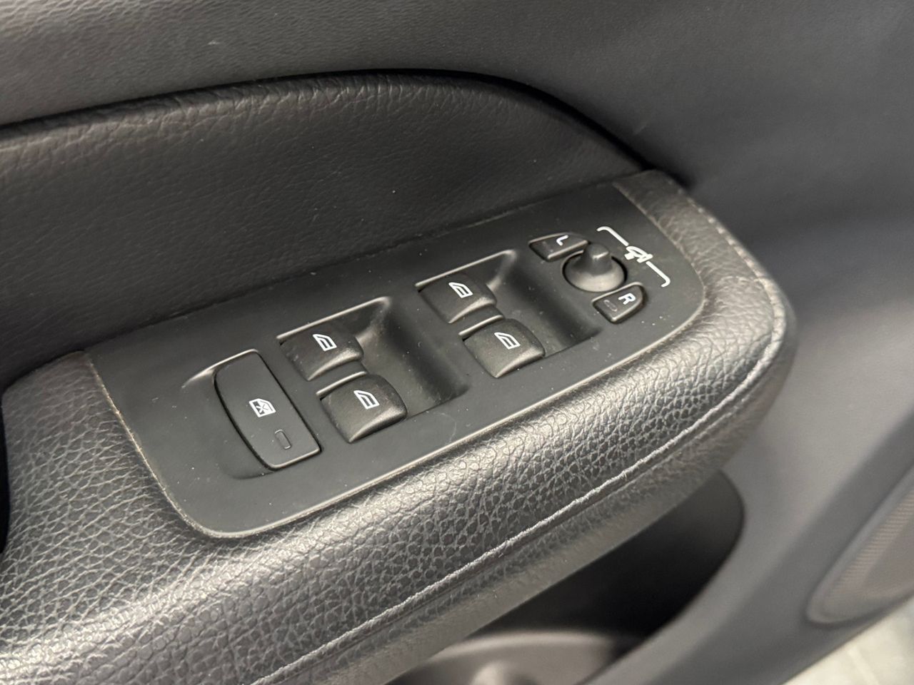 Volvo V60 Cross Country  2.0 B4 D PRO AUTO miniatura 16