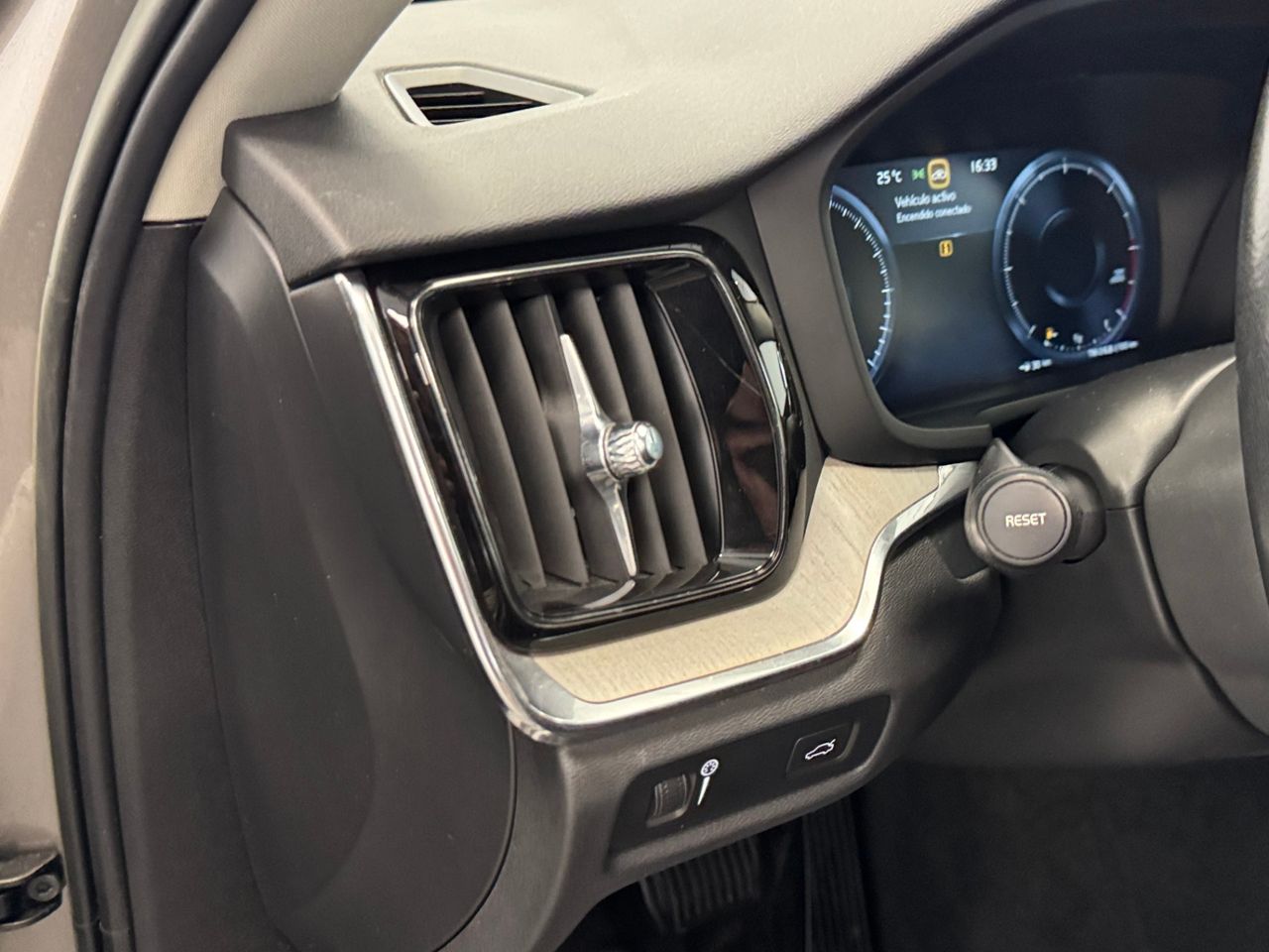 Volvo V60 Cross Country  2.0 B4 D PRO AUTO miniatura 17