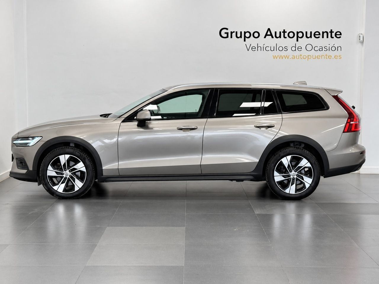 Volvo V60 Cross Country  2.0 B4 D PRO AUTO miniatura 6