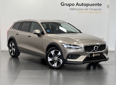Volvo - V60 Cross Country 