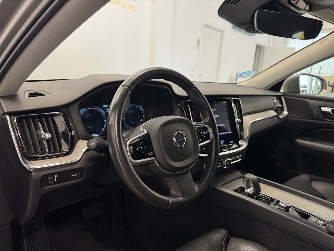 Volvo V60 Cross Country  2.0 B4 D PRO AUTO foto 14