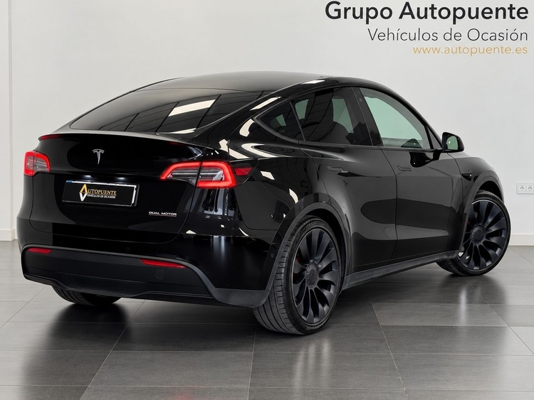 Tesla Model Y PERFORMANCE 4WD foto 4