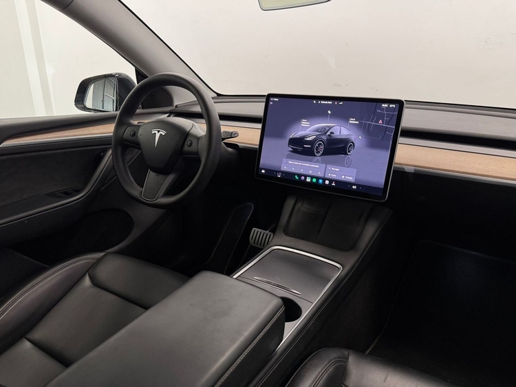 Tesla Model Y PERFORMANCE 4WD foto 11